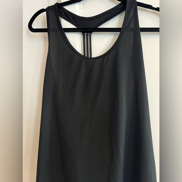 Activewear tank  top - Picture 1 of 3